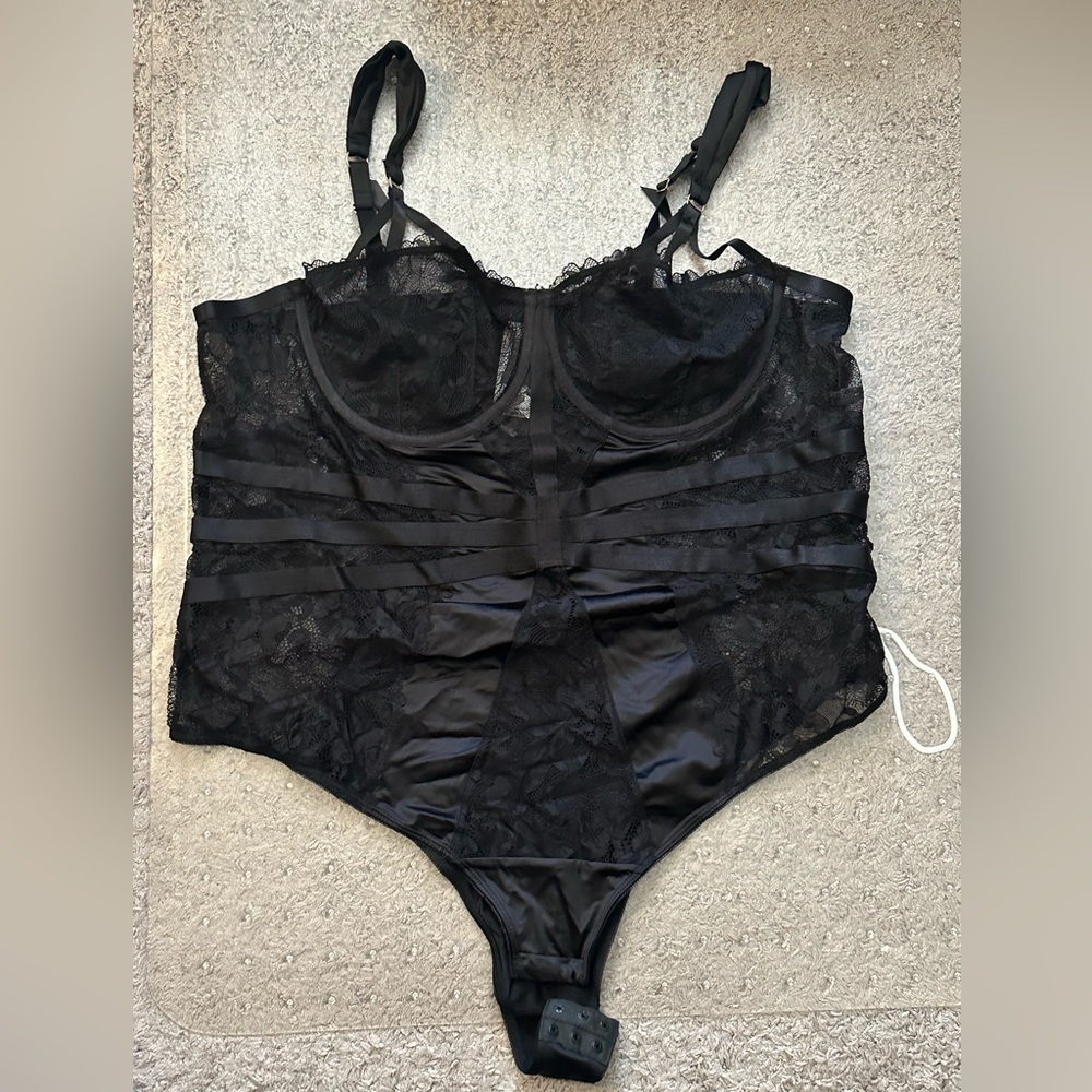 Torrid Curve Bodysuit, Size 3